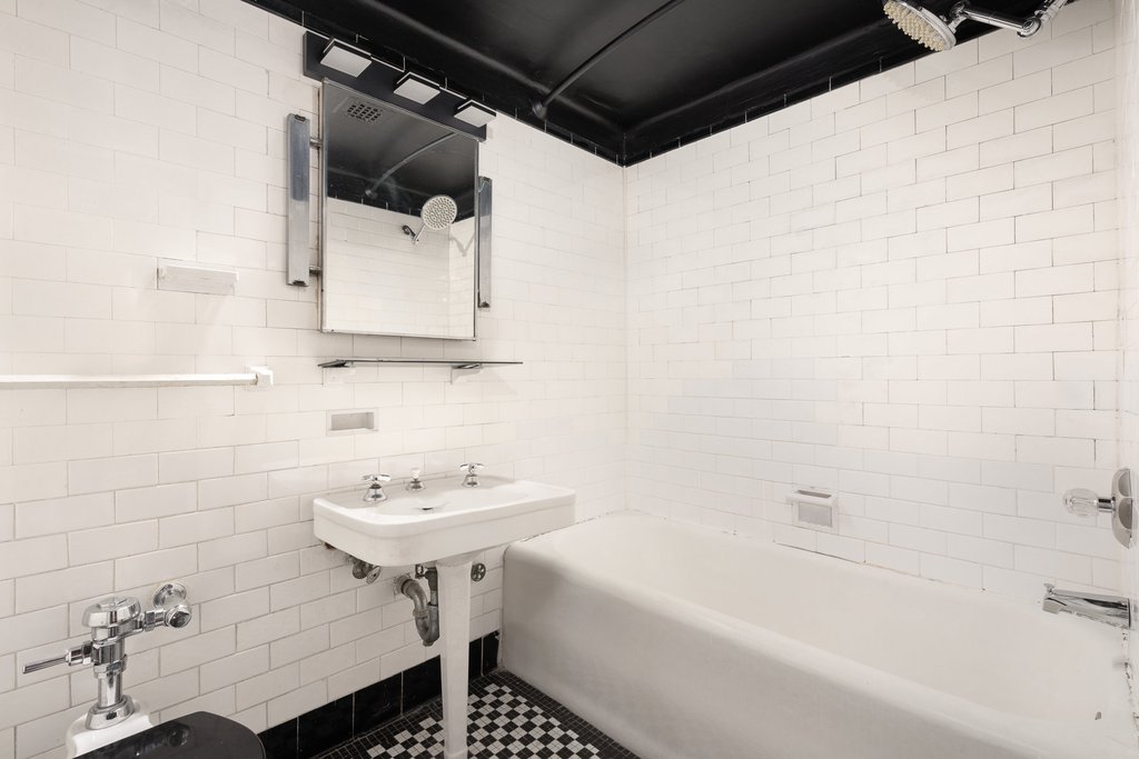 410 West 24th Street, Unit 7M photo 8