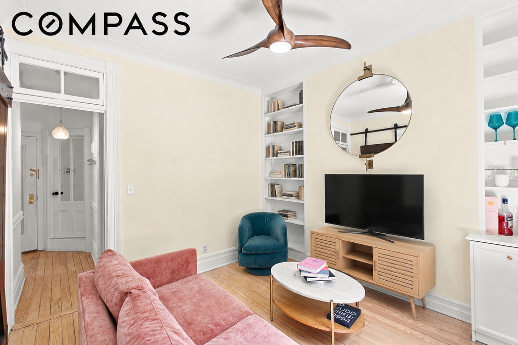 82 Charles Street, Unit 4R photo 2