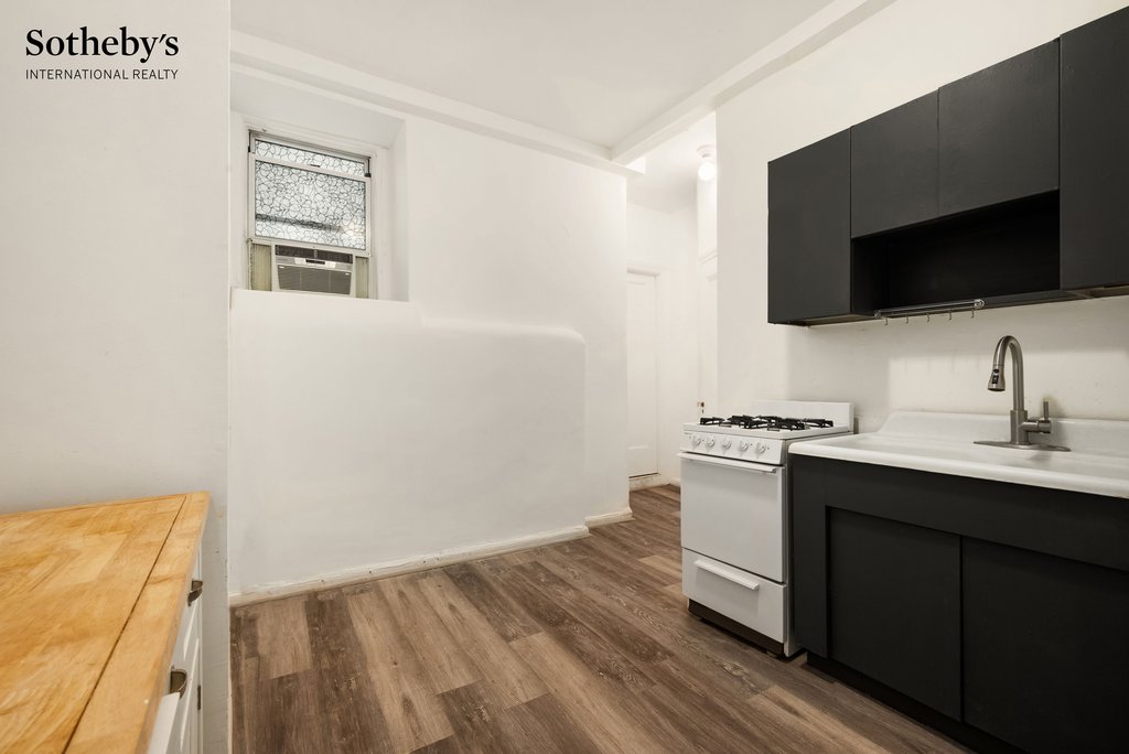 440 Riverside Drive, Unit C photo 5