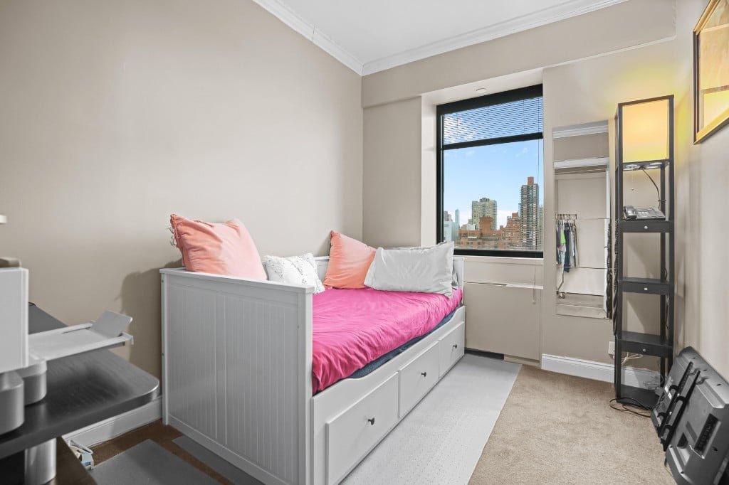 530 East 76th Street, Unit 19C photo 10