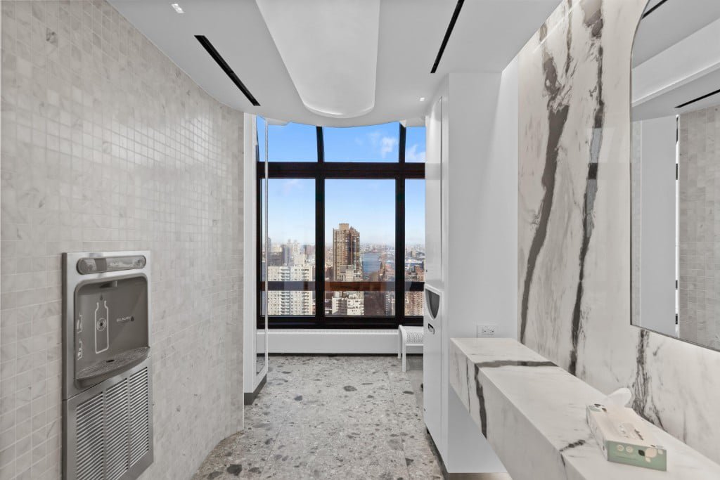 530 East 76th Street, Unit 19C photo 16