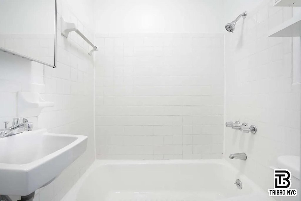 406 West 48th Street, Unit 3RE photo 5