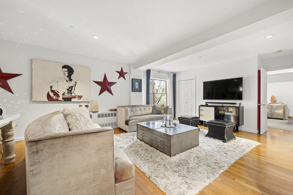 754 East 6th Street, Unit 4E