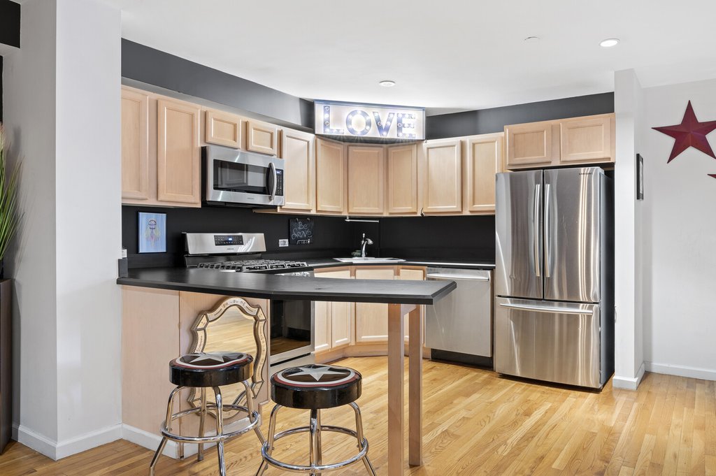 754 East 6th Street, Unit 4E photo 3