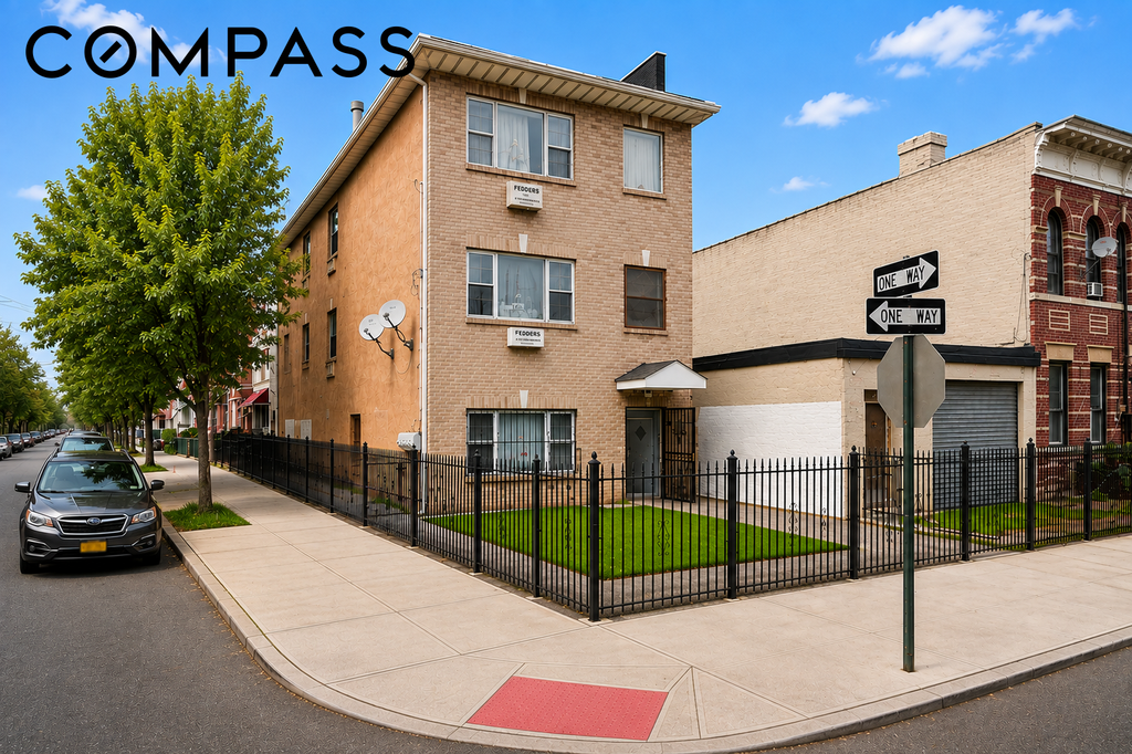 925 Dumont Avenue – For Sale
