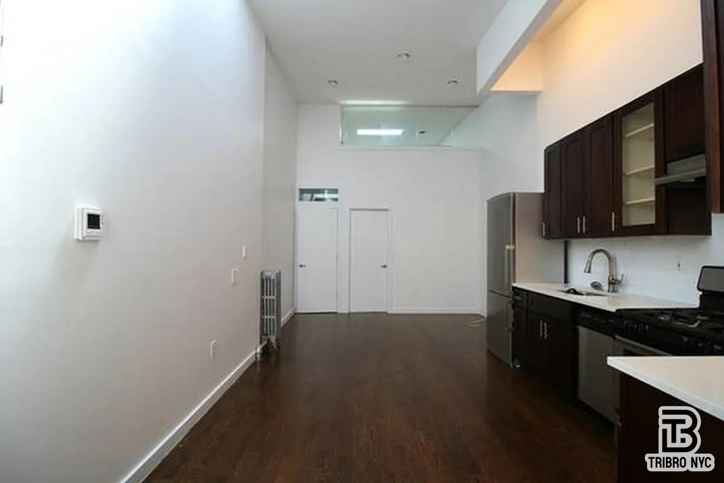 886 Franklin Avenue, Unit 2LL