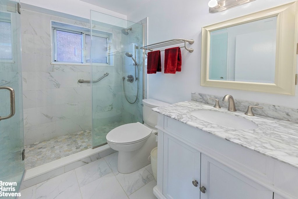 420 East 58th Street, Unit 18C photo 4
