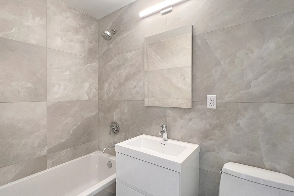 575 Main Street, Unit 1109 photo 3
