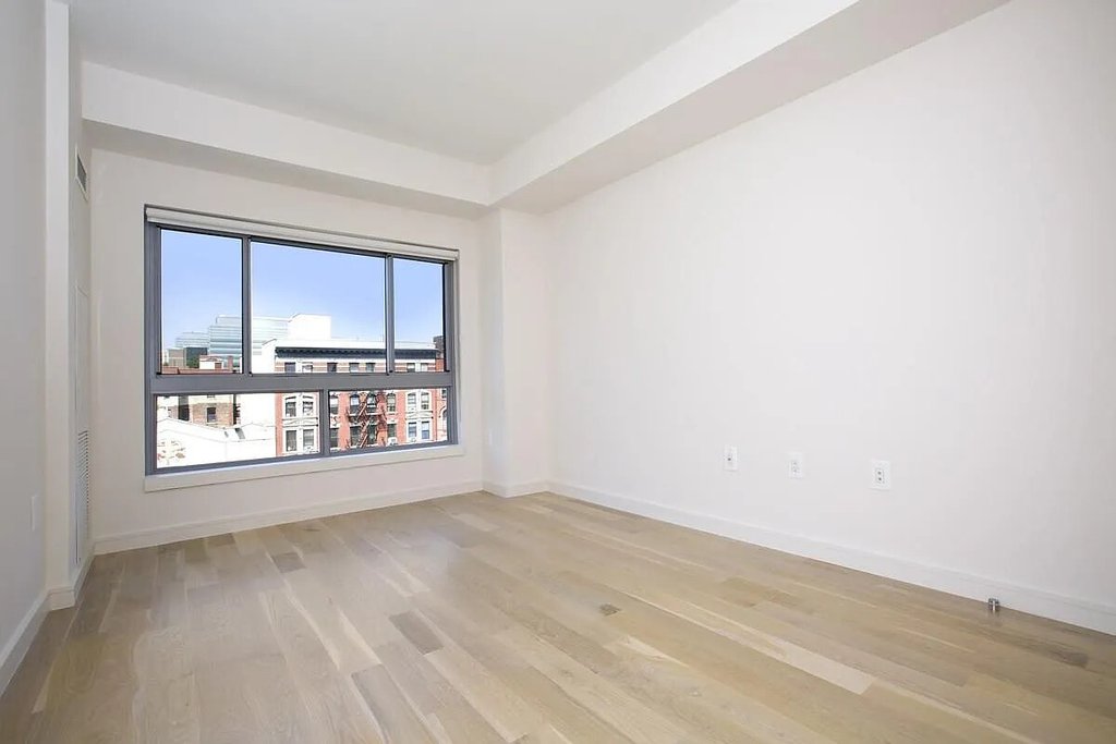 171 West 131st Street, Unit 607 photo 6