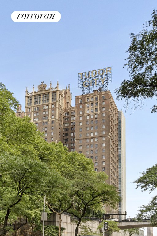 320 East 42nd Street, Unit 2207 photo 8