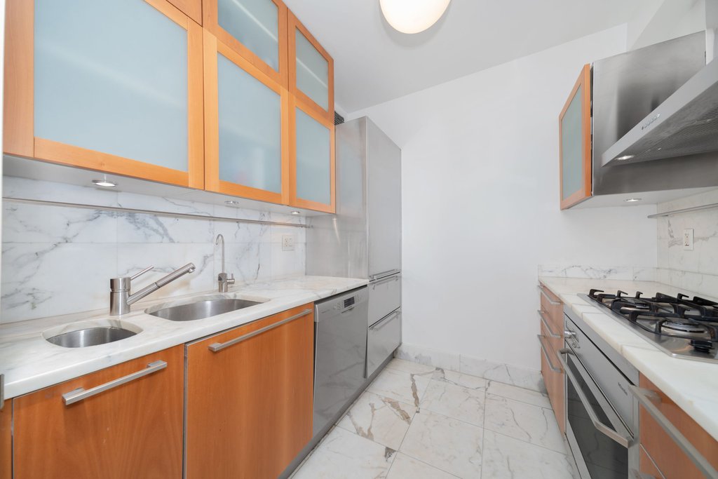 25 Columbus Circle, Unit ST53F photo 2