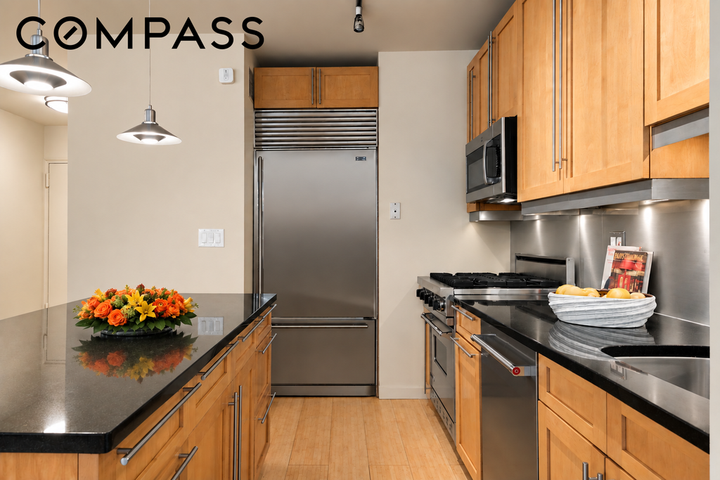 63 East 9th Street, Unit 5G photo 6