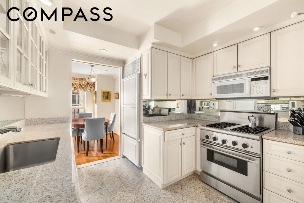 2 Beekman Place, Unit 12F photo 4