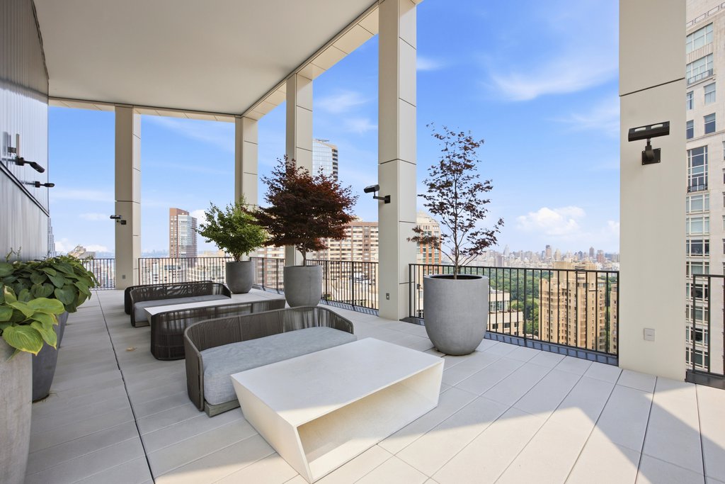 15 West 61st Street, Unit 3F photo 11