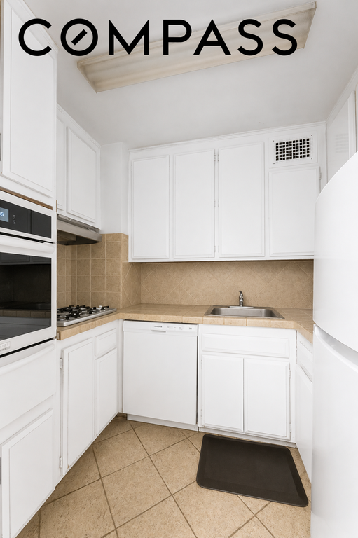 7 East 14th Street, Unit 529 photo 3