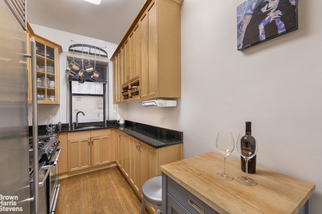 102 West 75th Street, Unit 38 photo 5