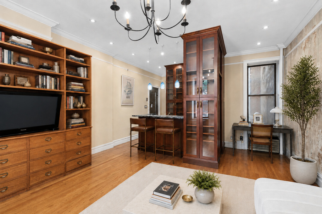 96 Perry Street, Unit B3 photo 2