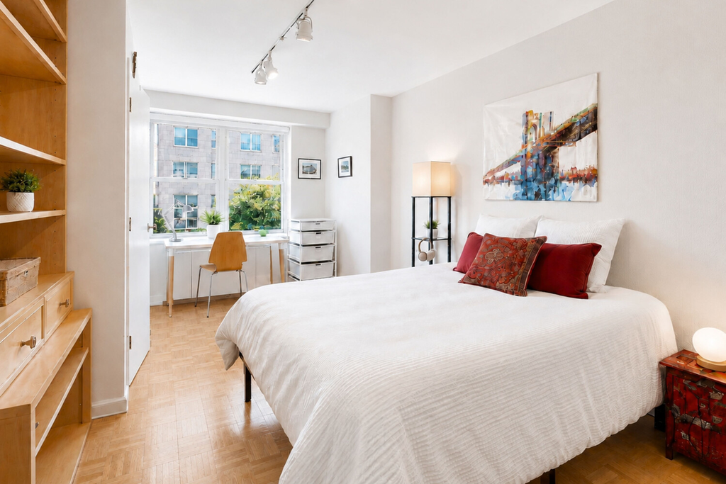 155 West 68th Street, Unit 404 photo 8