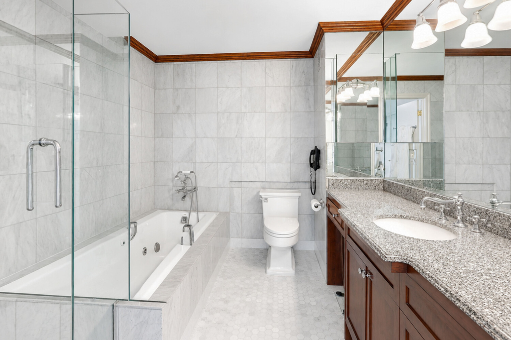 155 West 68th Street, Unit 404 photo 13