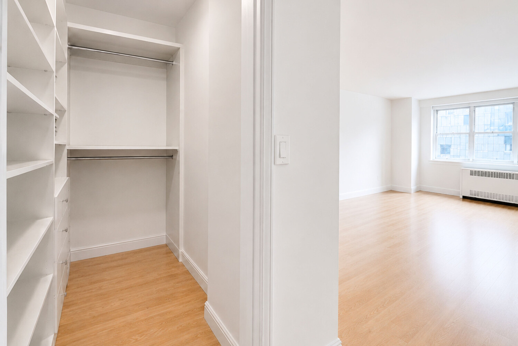 155 West 68th Street, Unit 404 photo 24