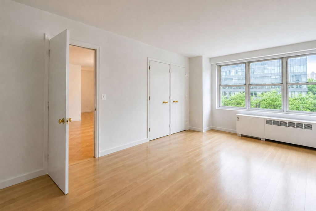 155 West 68th Street, Unit 404 photo 28