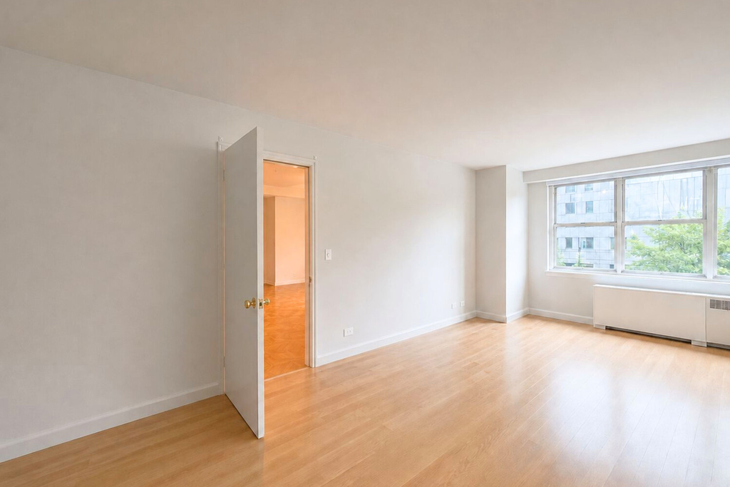 155 West 68th Street, Unit 404 photo 29