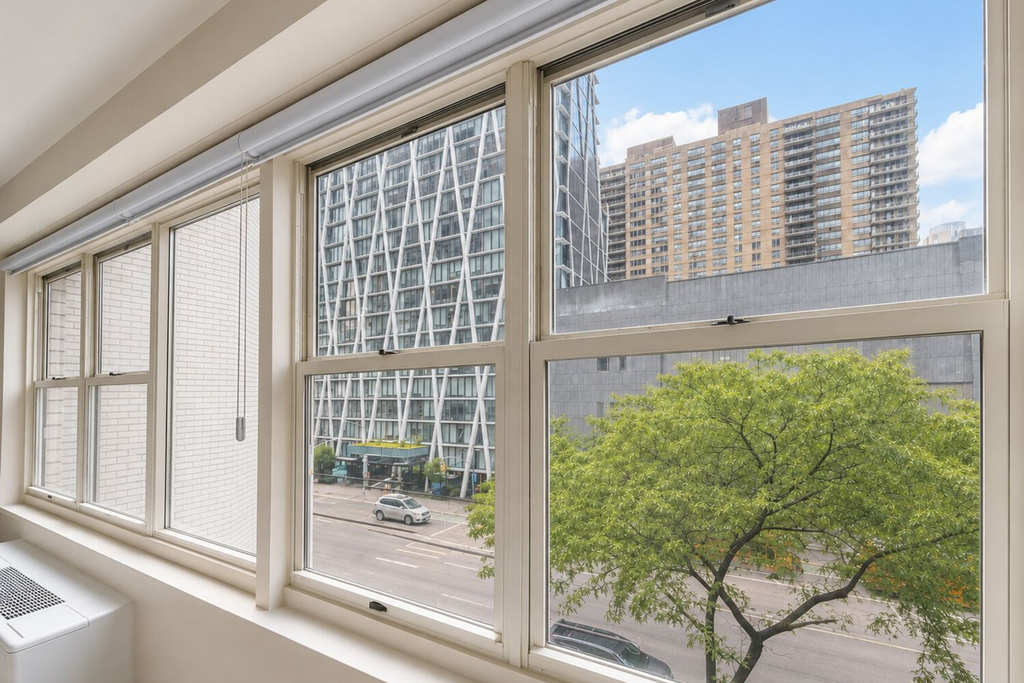 155 West 68th Street, Unit 404 photo 40