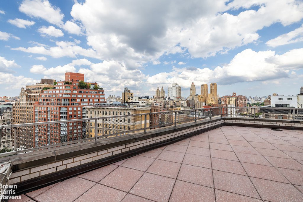 155 West 68th Street, Unit 2022 photo 2