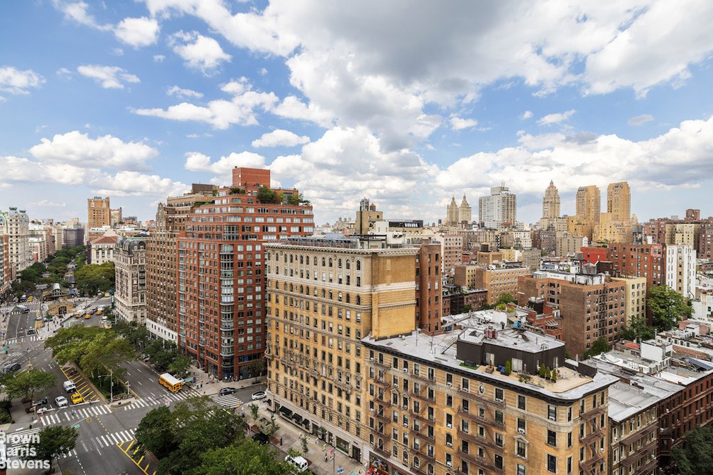 155 West 68th Street, Unit 2022 photo 3