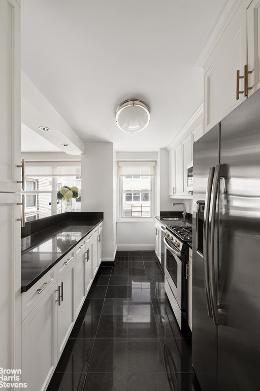 155 West 68th Street, Unit 2022 photo 5