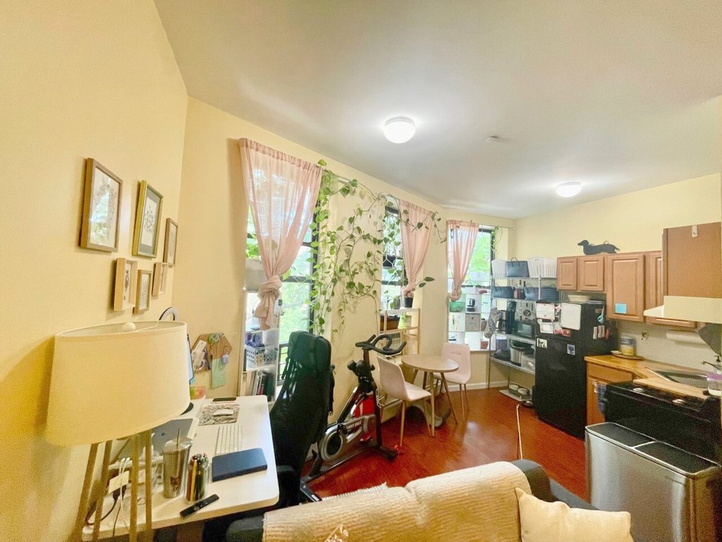 14 Convent Avenue, Unit 1R photo 2