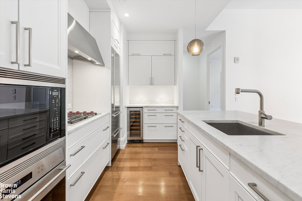 10 Madison Square West, Unit 6H photo 2