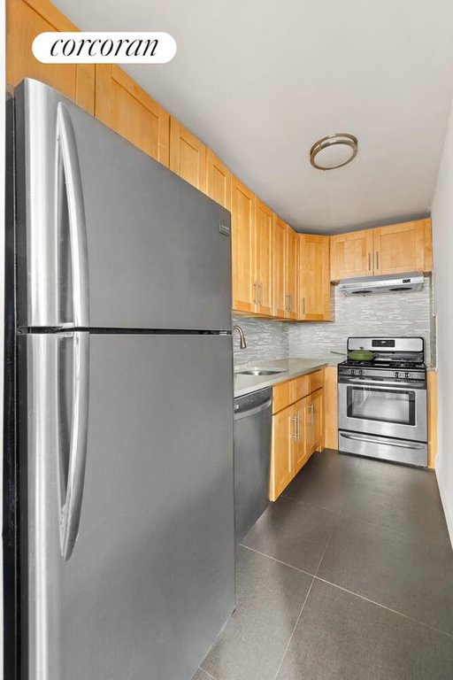 200 East 58th Street, Unit 6D photo 3