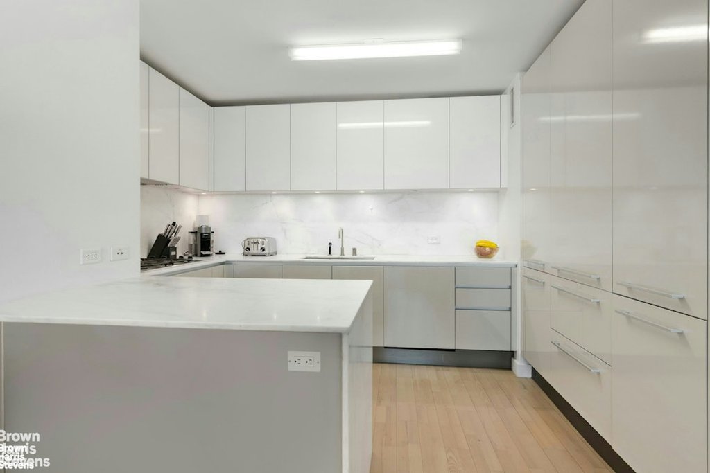 322 West 57th Street, Unit 39F photo 3