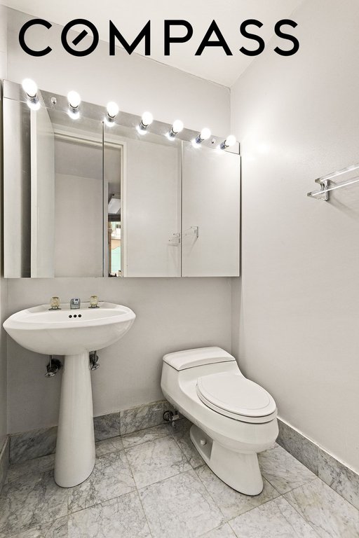 235 East 40th Street, Unit 34B photo 13