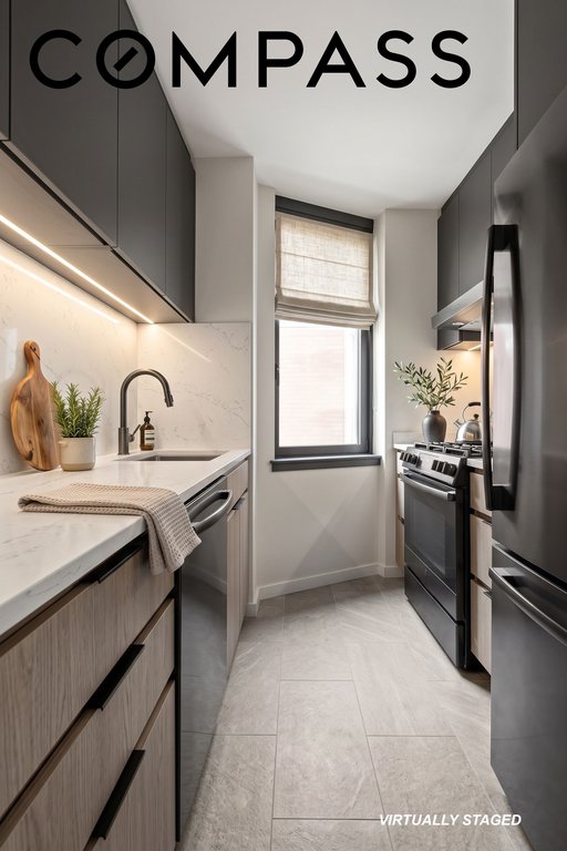 235 East 40th Street, Unit 34B photo 10