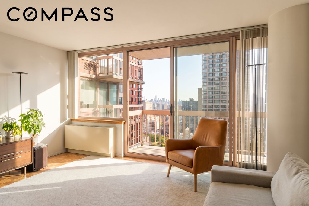 235 East 40th Street, Unit 34B photo 2