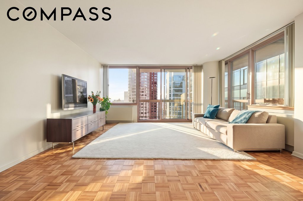 235 East 40th Street, Unit 34B photo 4