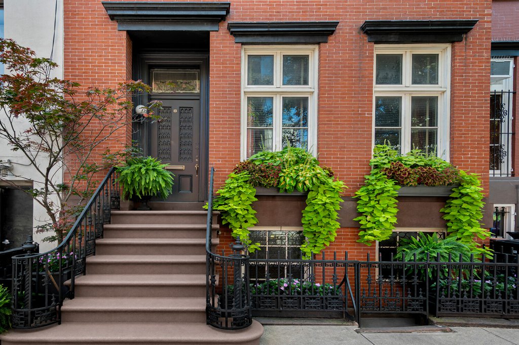 2 Perry Street – For Sale