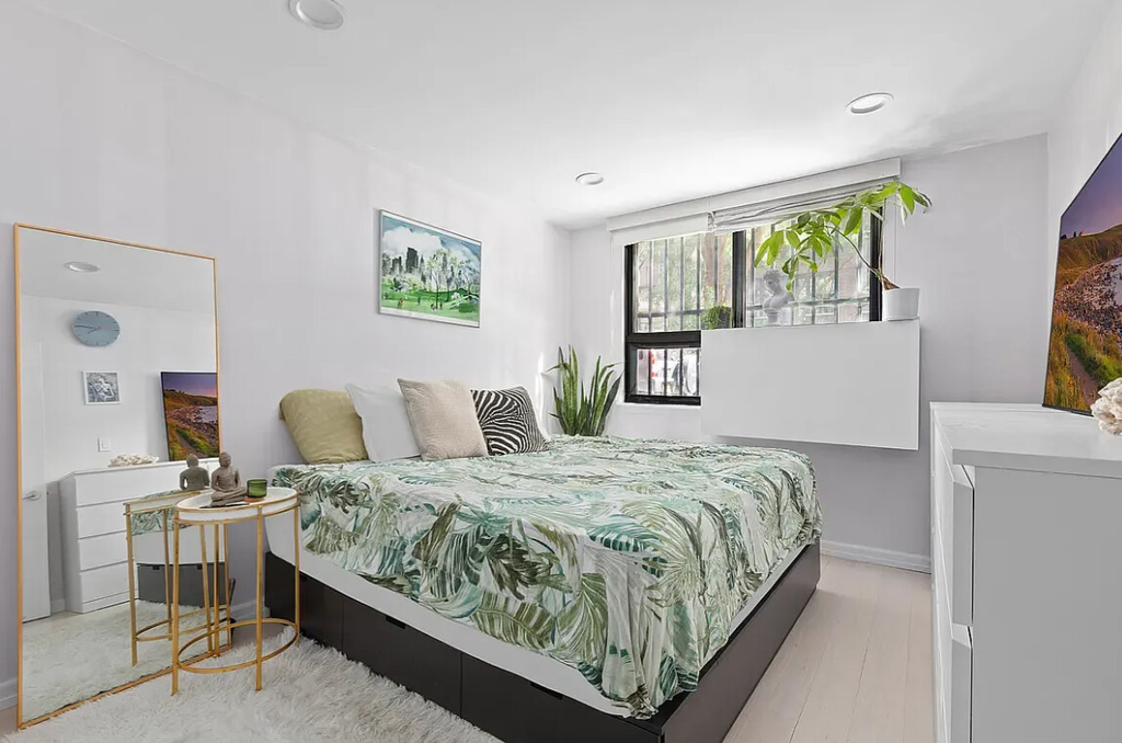 445 West 54th Street, Unit 1E photo 3