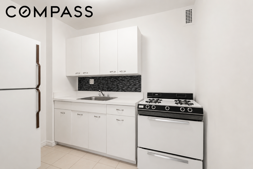 230 East 15th Street, Unit 9B photo 8