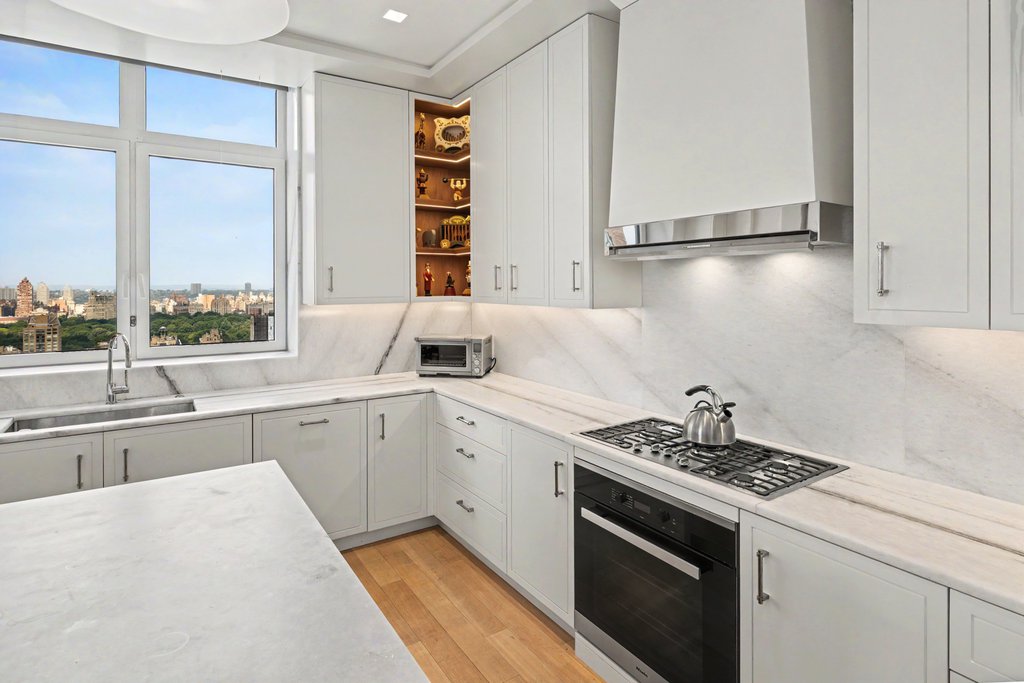 200 East 83rd Street, Unit 32B photo 8