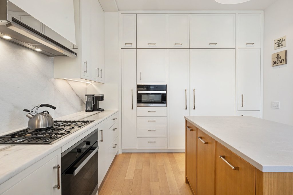 200 East 83rd Street, Unit 32B photo 10