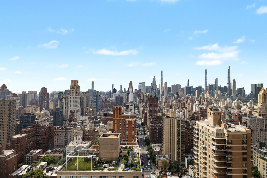 200 East 83rd Street, Unit 32B photo 14