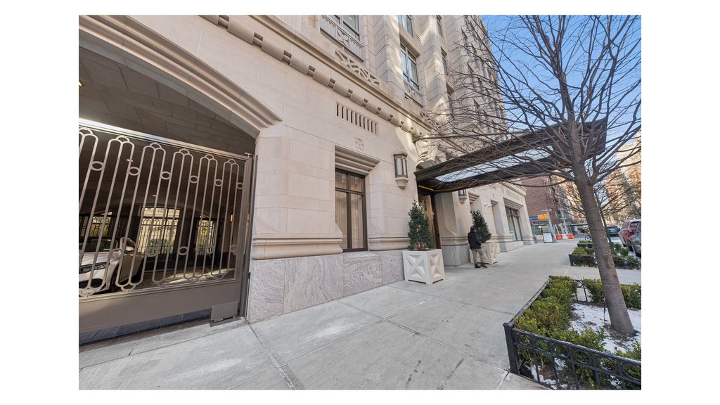 200 East 83rd Street, Unit 32B photo 36