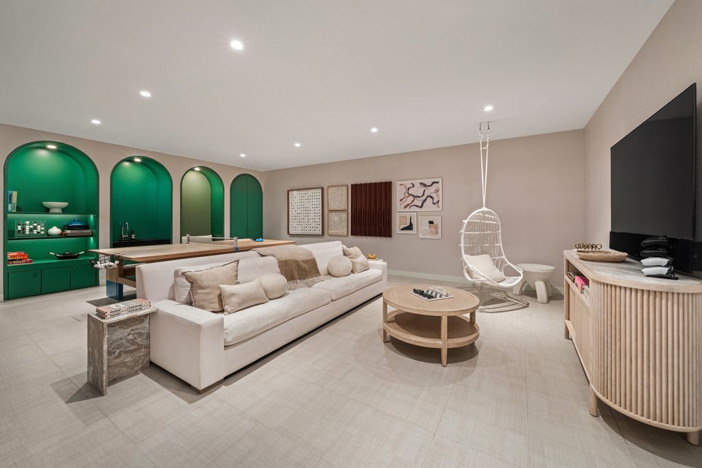 200 East 83rd Street, Unit 32B photo 32