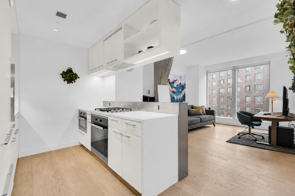 252 South Street, Unit 11F