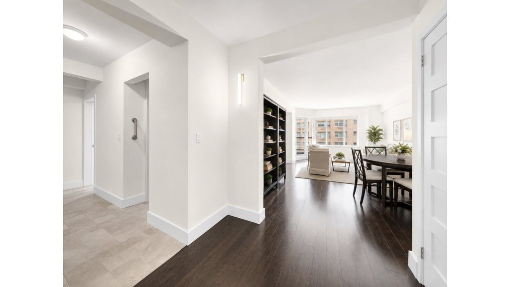 36 Sutton Place South, Unit 11B photo 2