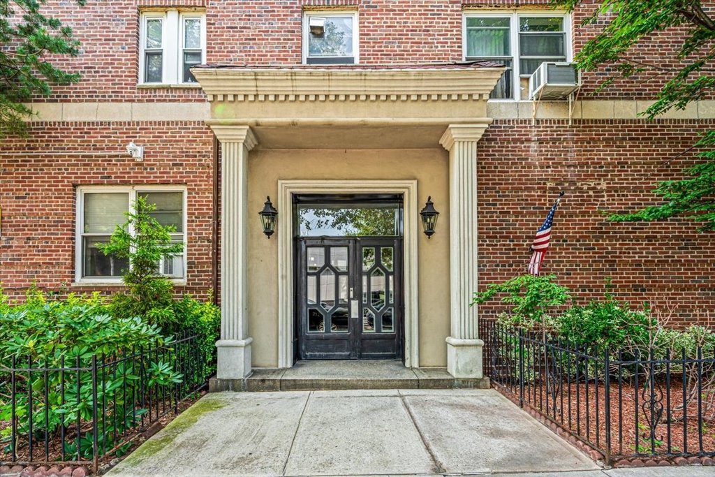 111-45 76th Avenue, Unit B62 photo 2