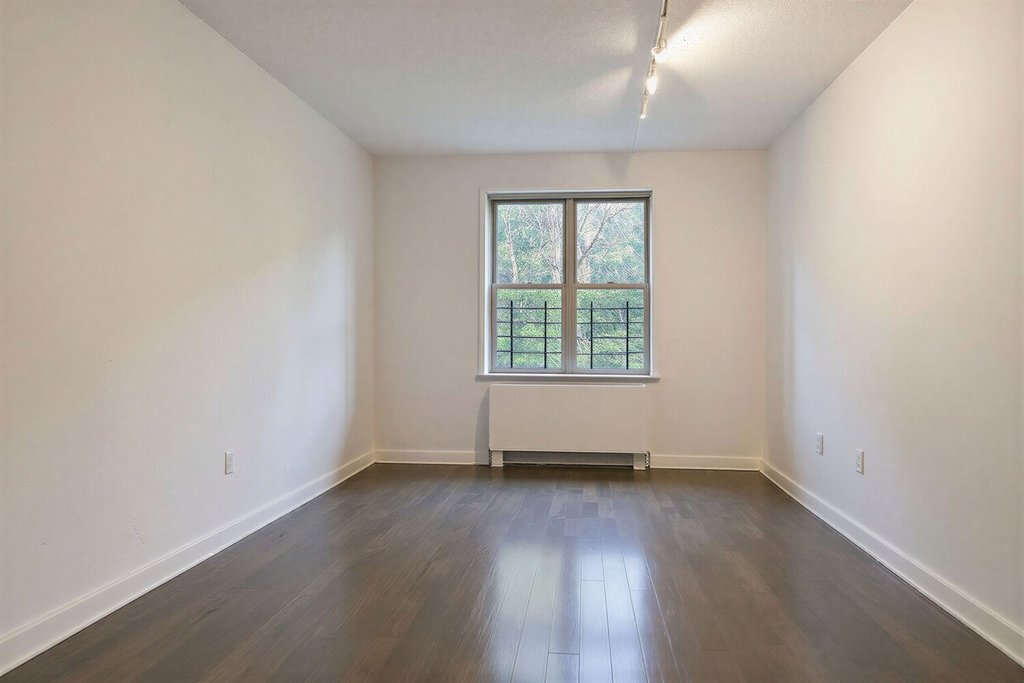 736 West 187th Street, Unit 302 photo 11